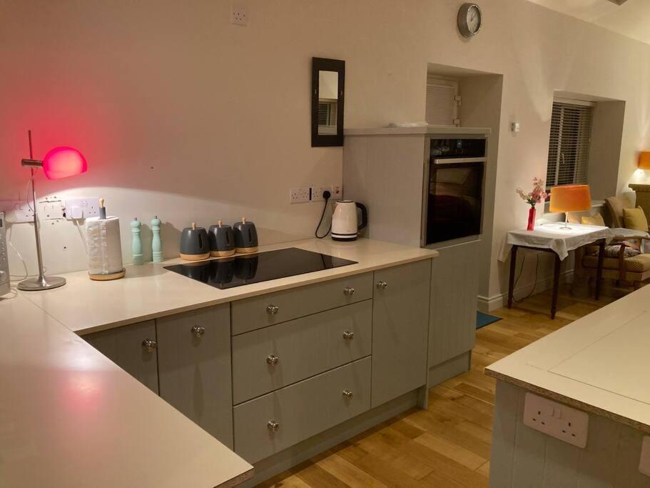 2 Quay Road, Killala. Stunning Sea Front Cottage Exteriér fotografie