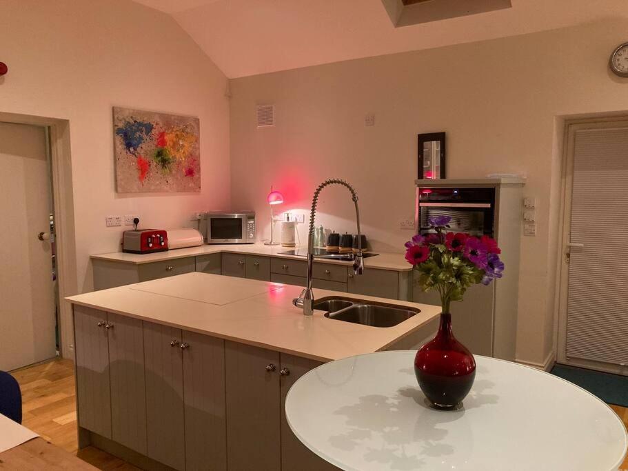 2 Quay Road, Killala. Stunning Sea Front Cottage Exteriér fotografie