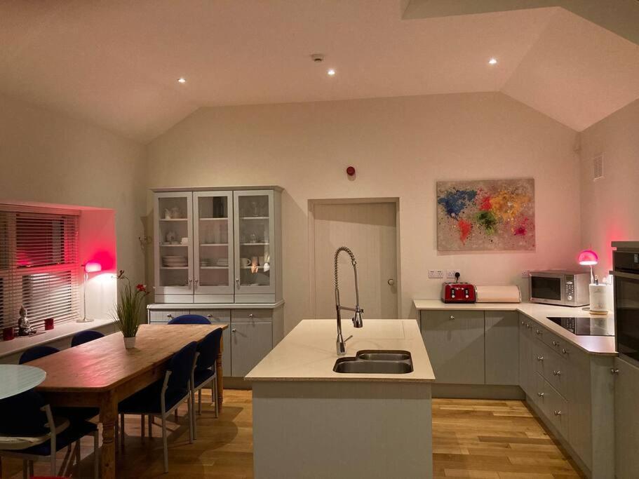 2 Quay Road, Killala. Stunning Sea Front Cottage Exteriér fotografie